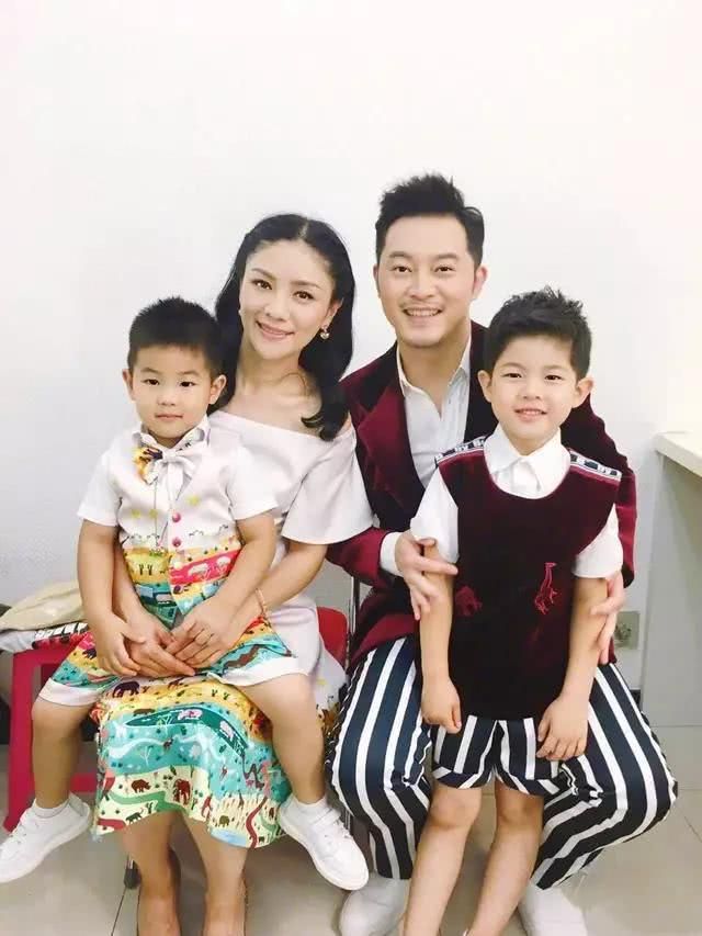 沙溢吐槽安吉小鱼儿完整版（沙溢晒儿子海边玩耍）(3)