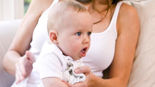你的宝宝会吐奶吗？这些防吐奶招数你或许用得上