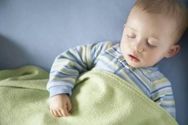 从睡姿就能窥探孩子长大后会是什么性格