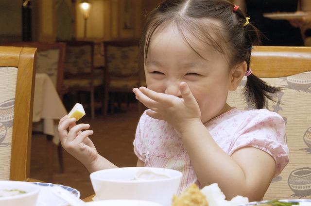 吃得越多长得越快越好？为什么幼儿容易缺少必备营养素？