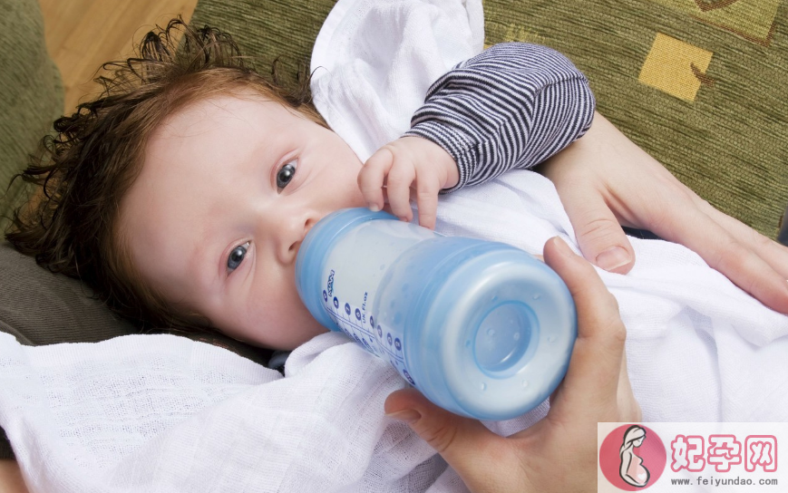 一岁宝宝不爱喝水怎么办  小孩每天应该喝多少水